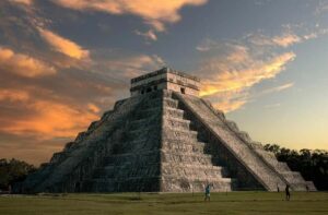 Cancun: Exclusive sunrise at Chichen Itza with an expert guide - Getting there from Cancun: bus time, comfort, and when it matters