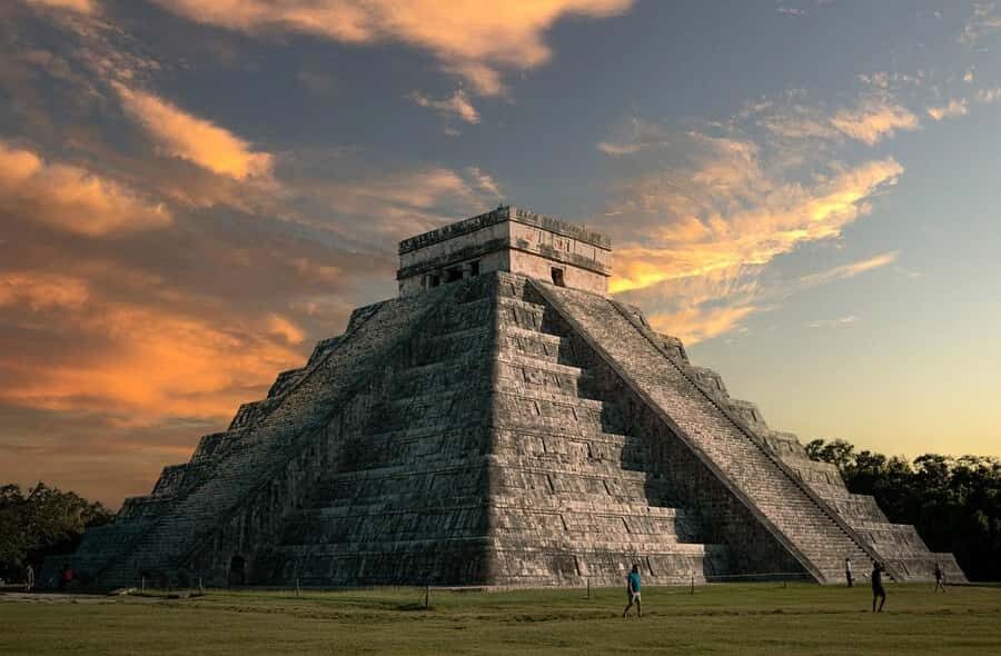 Cancun: Exclusive sunrise at Chichen Itza with an expert guide - Getting there from Cancun: bus time, comfort, and when it matters