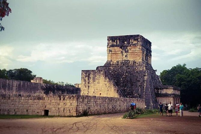 Chichen Itza and Cenote Tour from Merida - What makes it feel personalized: small group size and guide style