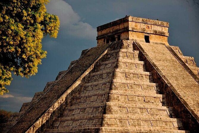 Chichen Itza and Dos Cenotes Experience from Cancun - Real Mayab buffet: fuel up before the ruins and cenotes