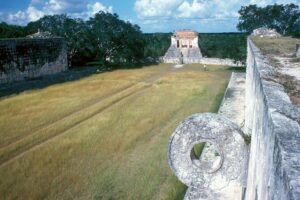 Chichen Itza Basic Tour: Sacred Cenote, Lunch, and Valladolid - Stop 1: Chichén Itzá and the Guide’s Mayan Explanations