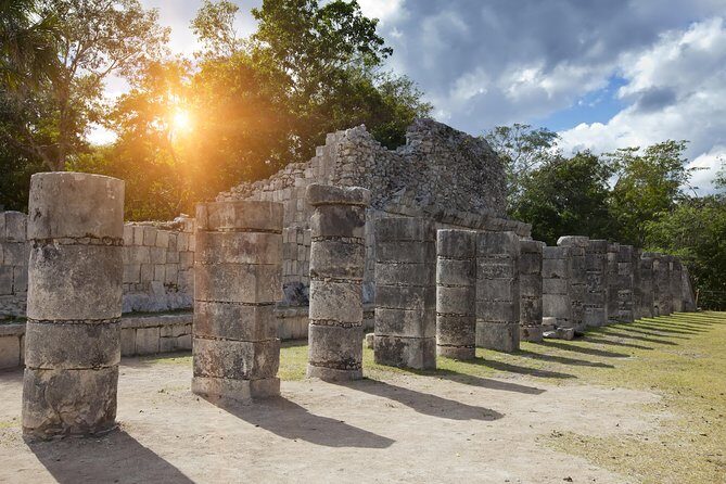 Chichen Itza by Van: Reduced Group, Tour Guide, Fast Trip & Lunch - Kukulcán Pyramid: Your Photo Moment With Context