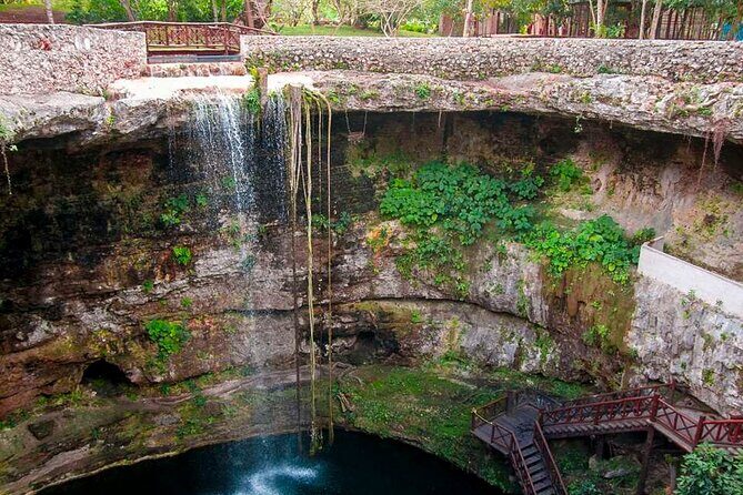 Chichén Itzá, Cenote and Valladolid with Lunch and transportation - Lunch and the bus ride: where value is won or lost