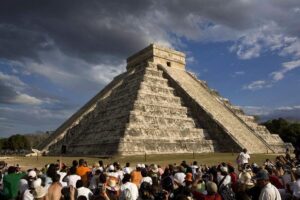 Chichen Itza, Cenote Ik Kil, Coba Ruins Small Group Early Arrival - Chichén Itzá with a guide: what you should focus on