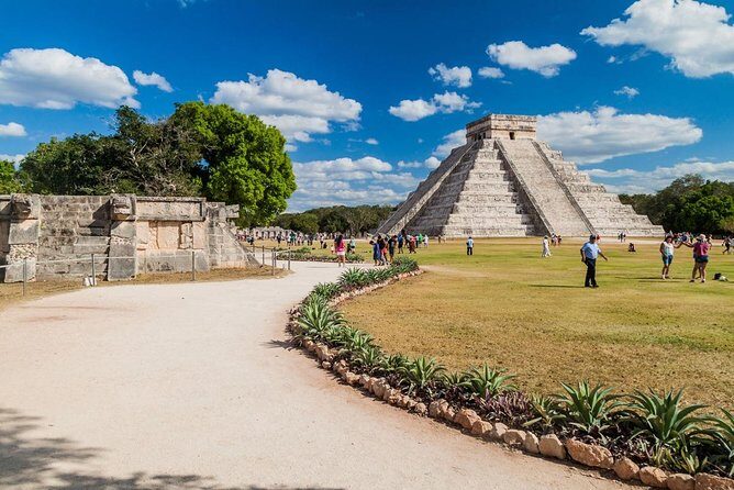 Chichen Itza, Cenote Saamal & Valladolid from Playa del Carmen - Valladolid on your own: church, main square, and quick craft time