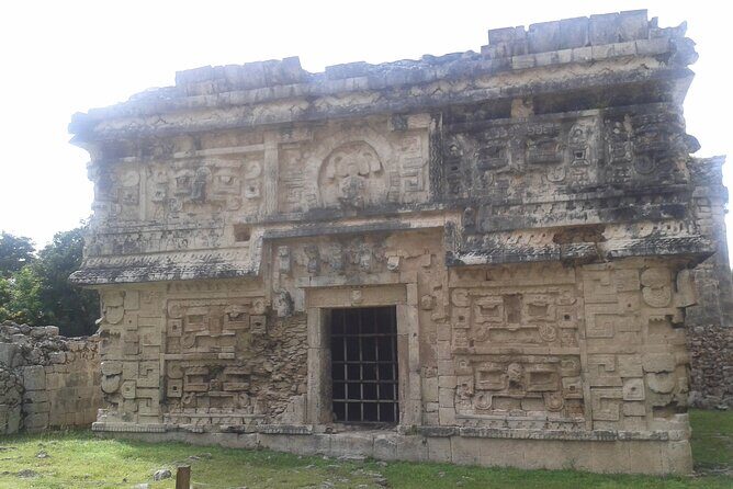 Chichen Itza, Cenote Sagrado and Valladolid from Cancun - Entering Chichén Itzá: 1.5 Hours for the Modern Wonder