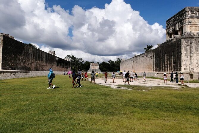 Chichen Itza Deluxe, 2 Cenotes tour From Playa del Carmen - Chichén Itzá: Guided Pyramids, Sacred Cenote, and a Timing-Limited Walk