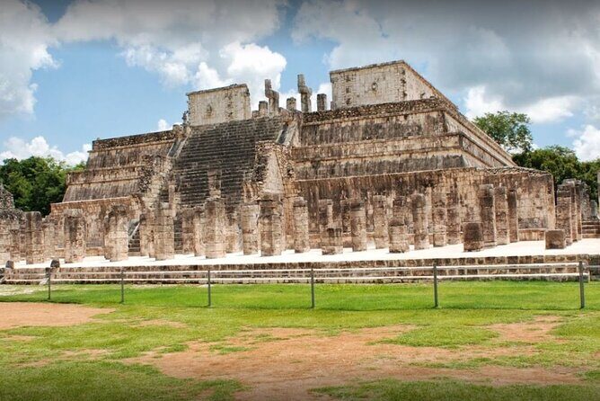 Chichen Itza Deluxe from Cancun to Playa del Carmen - Valladolid: a scenic pause on the way back