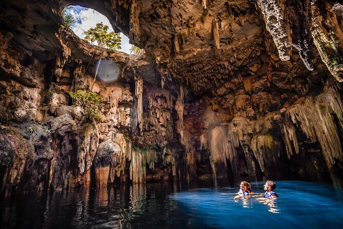 Chichen Itza Deluxe Guided tour with lunch - Valladolid lunch at La Casona and time for a relaxed stroll