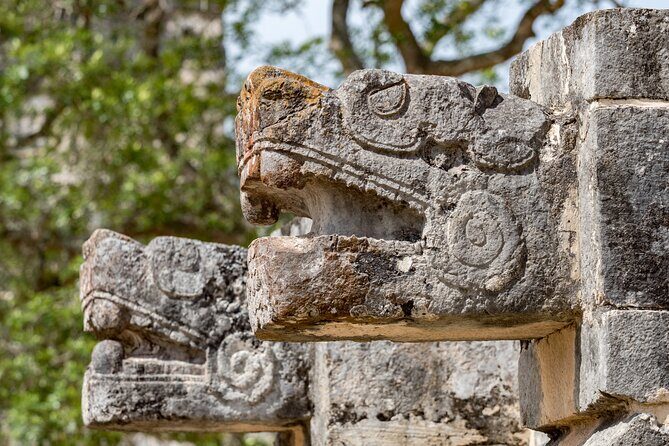 Chichén Itzá Deluxe Tour - Valladolid: a quick photo stop that does its job