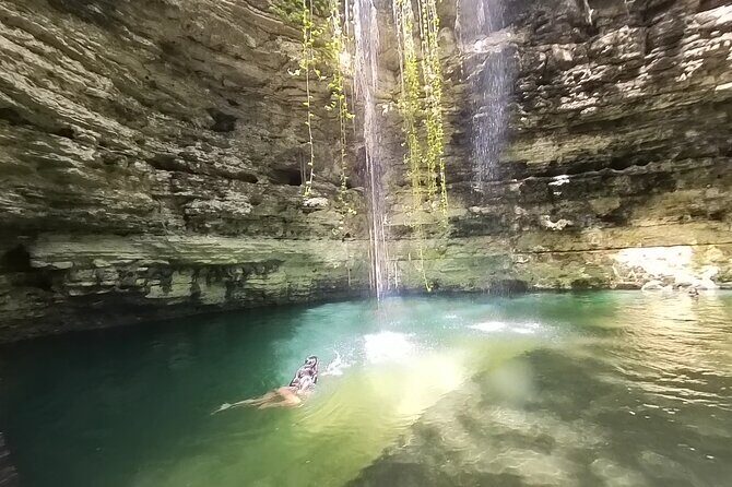 Chichén Itzá Deluxe Tour - Group size and ride comfort: what up to 100 travelers can mean