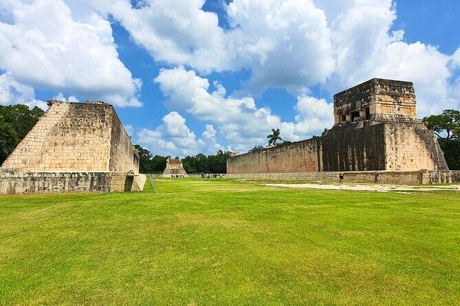 Chichen Itza Gastronomic, Valladolid and Cenote Extremo - Chichen Itza with meaning, not just monuments