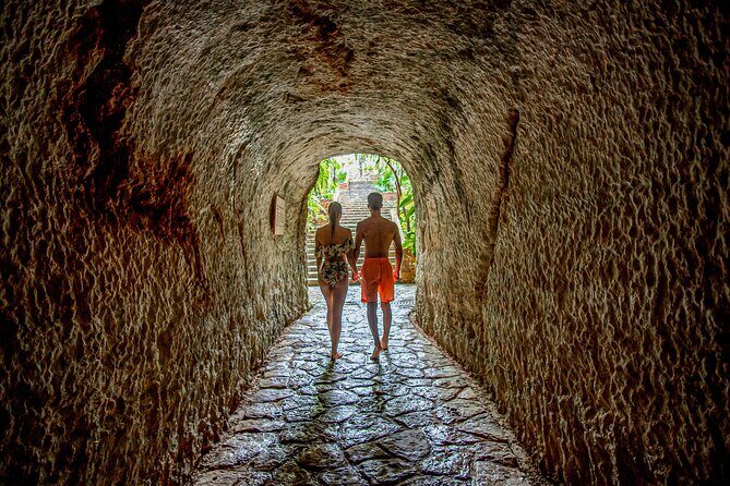 Chichén Itzá Guided Tour with Cenote & Buffet at Valladolid - Valladolid lunch at La Casona: buffet with unlimited drinks and options