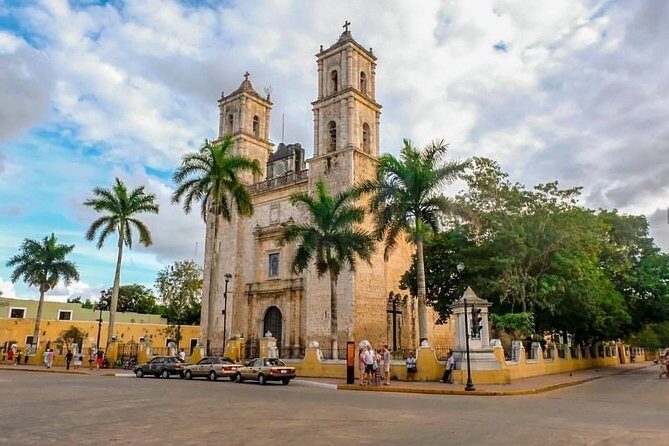 Chichen Itza Maya Amazing Adventure - Stop 3: Valladolid Main Square—45 Minutes of Real Town Time