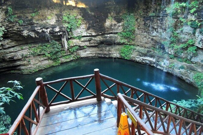 Chichen Itza Premium - Group size and comfort: what a max of 50 really means