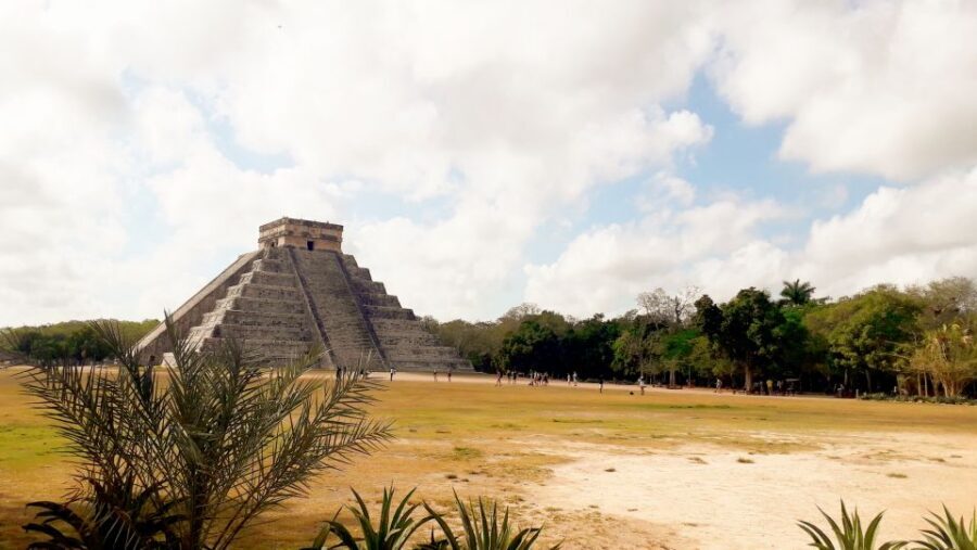 Chichén Itzá Skip-the-Line Entrance Ticket - Cameras, drones, and the device fee you should know about
