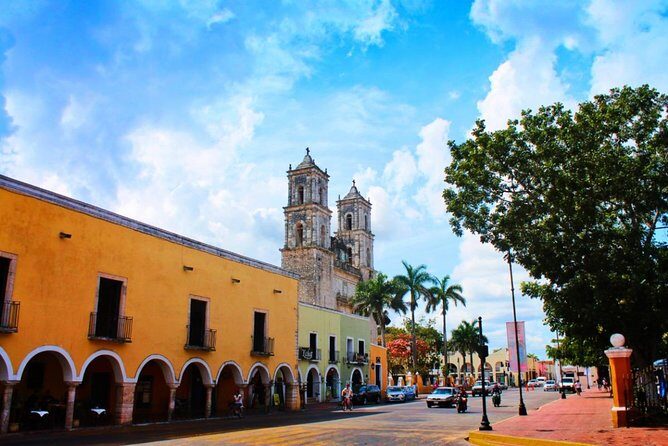 Chichen Itza Tour: Valladolid & Cenote Adventure with Buffet - Valladolid in 30 minutes: how to make the most of the photo stop
