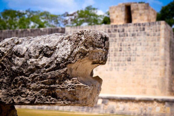 Chichén Itzá Tour with Cenote Xunáan, Valladolid & Lunch - Chichén Itzá With an INAH Guide: The Pyramid, the Big Court, and Hawker Energy