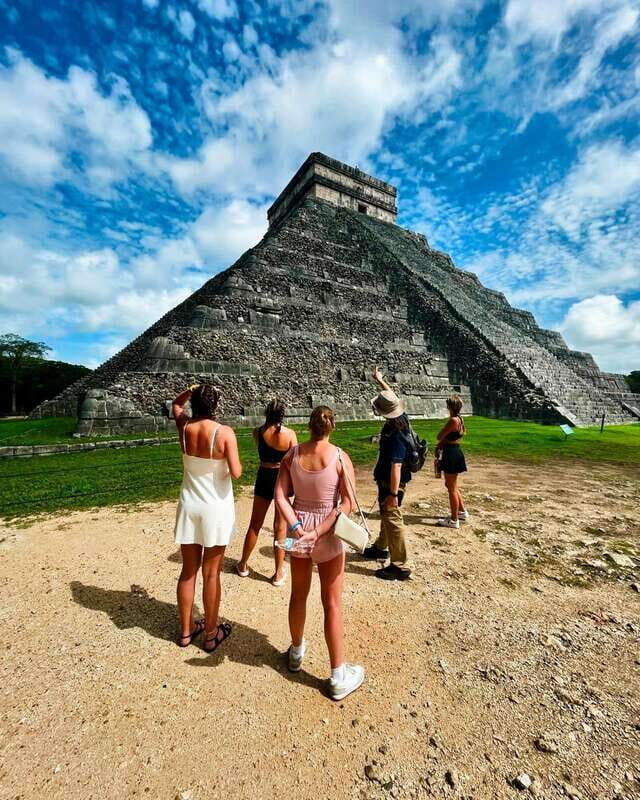 Chichen Itza Valladolid and Stunning Cenote - Private Tour - Valladolid: colonial streets plus a real sense of daily life