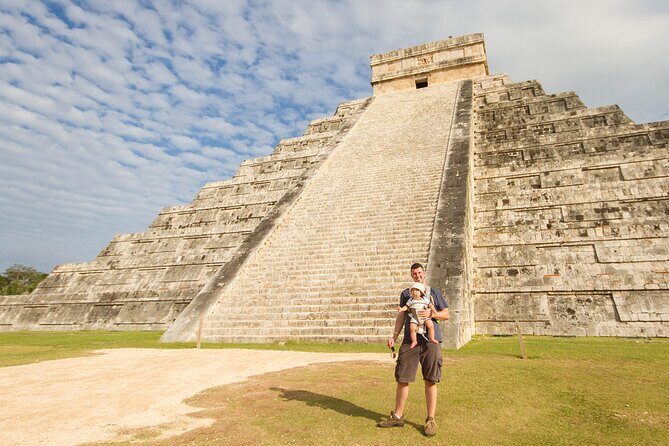 Day Tour to Chichen Itza, Cenote, Local Buffet and Valladolid - Chichén Itzá with a guide and photo time you control