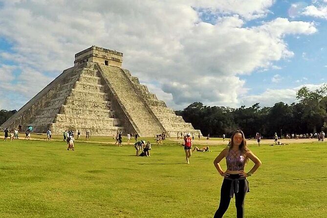 Full Day Tour to Visit Chichen Itza Saamal Cenote and Valladolid - Chichén Itzá: guided first hour, then a free hour to roam