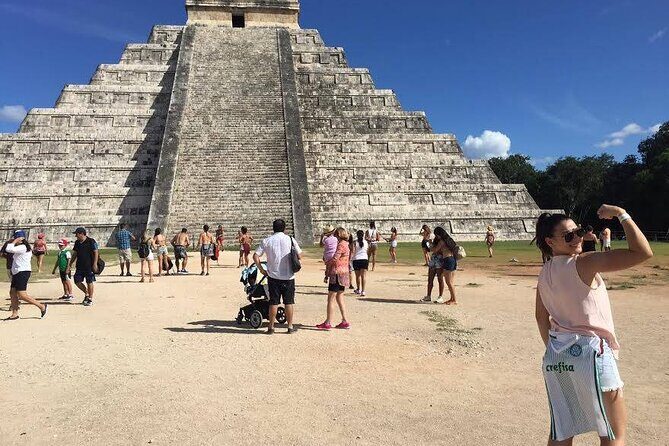 Luxury Tour to Chichen Itza and 2 Cenote - From Tulum - Valladolid: a short walk through a real town (not just a restroom stop)