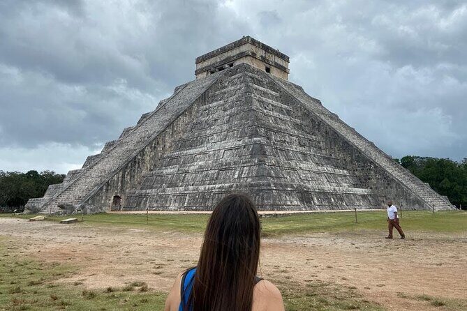 Merida : Chichen Itza, Izamal and Cenote with lunch and pick up - Chichén Itzá: El Castillo, guided context, and vendor pressure