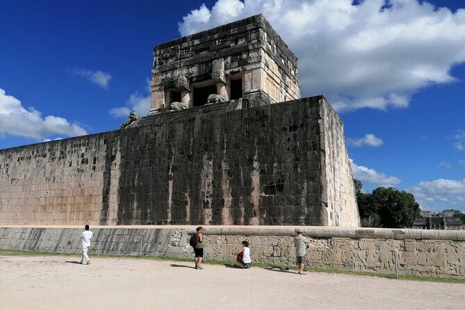 Tour to Chichen Itza & Cenotes Ik kill & Hubiku from Cancun - Valladolid in 15 Minutes: What You Can Actually Do