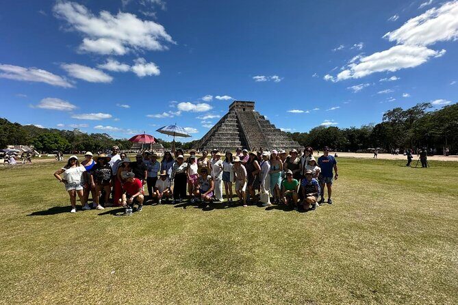 Tour to Chichen Itza-Tickets, food and cenote - Chichen Itza tickets and your archaeology guide