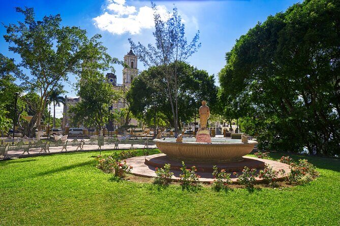 Visit Chichén Itzá and discover a real Cenote and Valladolid. Transport included - Guide Style, Shopping Pitches, and Tipping Reality