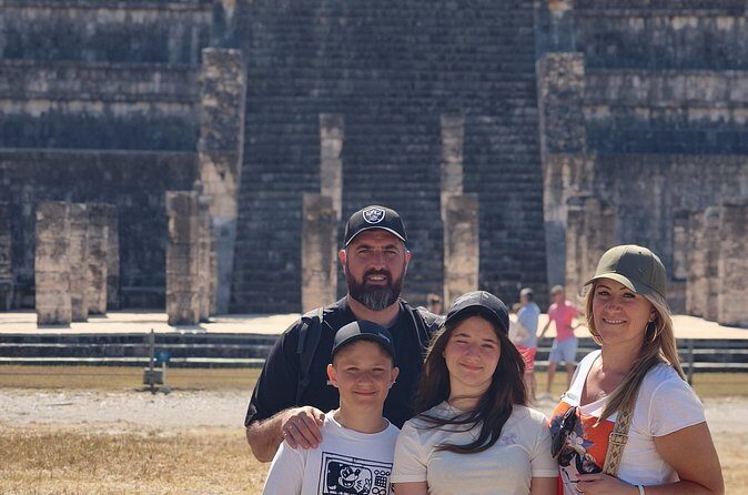 Visit to ChichEN itza in private without queues at the best price - Valladolid for about an hour: cathedral photos and an easy stroll