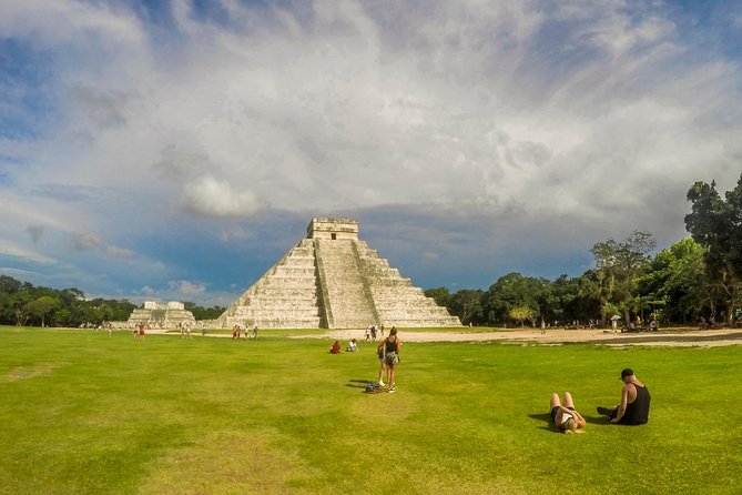 Chichen Itza & Ekbalam Tour From Playa del Carmen - Chichén Itzá With a Guide: What You’ll Actually See